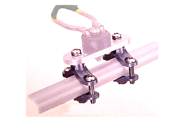 Single rod holder with adjustable grip